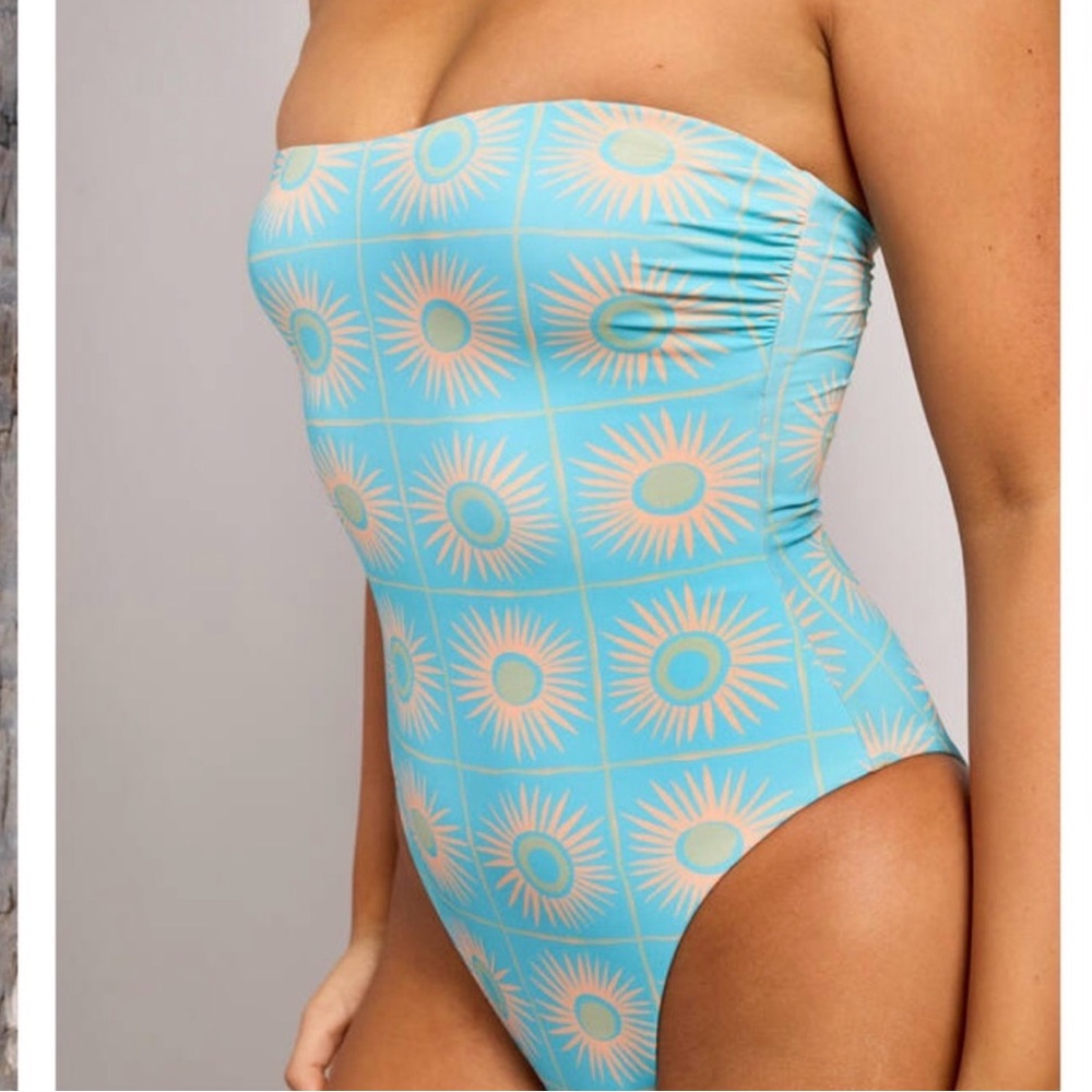 Billabong reversible strapless Tully hi-cut one piece swimsuit - Picture 2 of 3